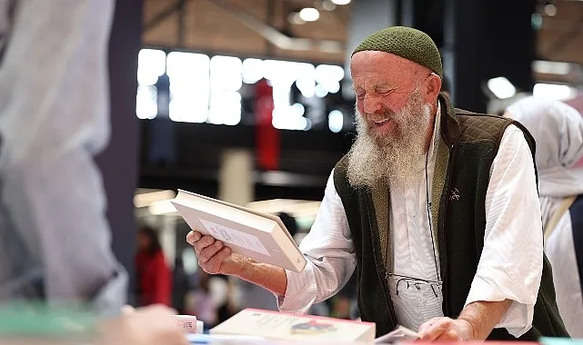 Uluslararası 15. Kocaeli Kitap Fuarı’nda herkesin tanıdığı, güler yüzüyle dikkat