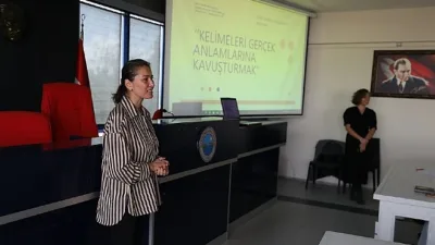 Menderes Belediyesi’nde personele işaret dili eğitimi veriliyor. İzmir Büyükşehir Belediyesi