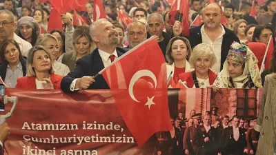 Cumhuriyet değerlerine gösterdiği hassasiyeti, eser belediyeciliğine ve hizmetlerine yansıtan Menemen