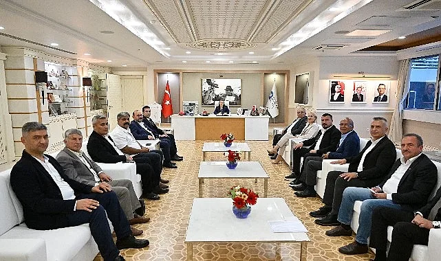 Özdemir, “Muhtarlarımız yerel yönetimin en önemli paydaşları”