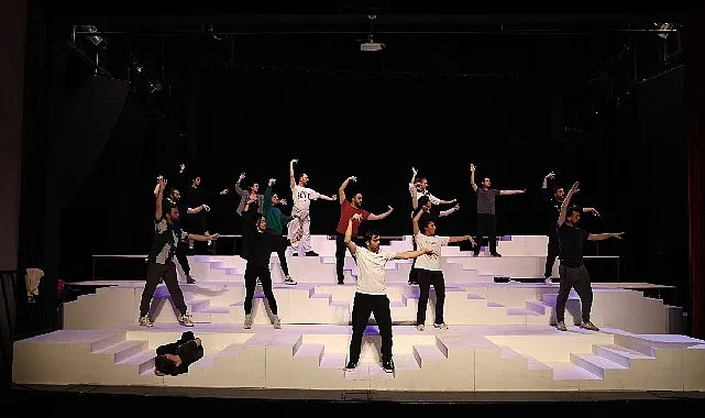 Nilüfer Belediyesi Kent Tiyatrosu (NKT) 2025-2026 Tiyatro Sezonu’na “Lüküs Hayat” müzikali ile