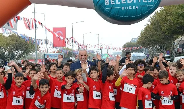 Nilüfer Belediyesi’nin Cumhuriyet’in 102. yılı kutlamaları, bu yıl yine büyük