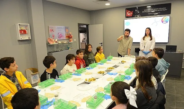 Nilüfer Belediyesi Dr. Ceyhun İrgil Sağlık Müzesi’nde düzenlenen DNA İzolasyon