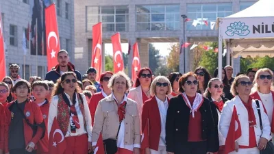 Cumhuriyet’in 102’nci yıl dönümü kutlamaları, Nilüfer’de Atatürk Anıtı’na çelenk konulmasıyla