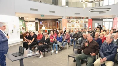 Nilüfer Belediyesi'nin düzenlediği "Sağlık Buluşmaları" etkinliğinde göz sağlığı ele alındı.