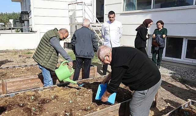Nilüfer Belediyesi, Dünya Yaşlılar Günü’nde İnci ve Taner Altınmakas Huzurevi