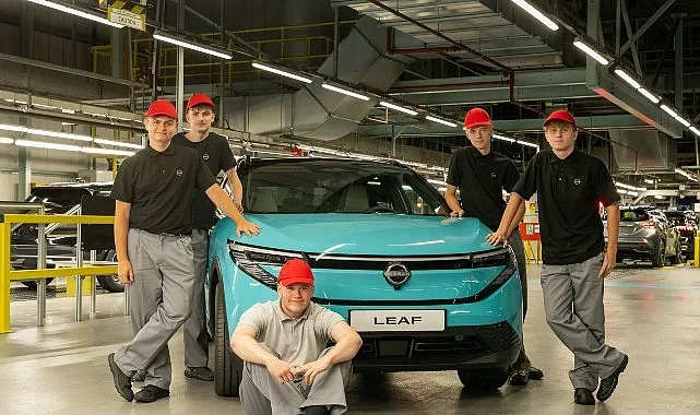 Yeni kurulan Nissan Skills Academy'nin ilk öğrencileri, sınıf ve atölye