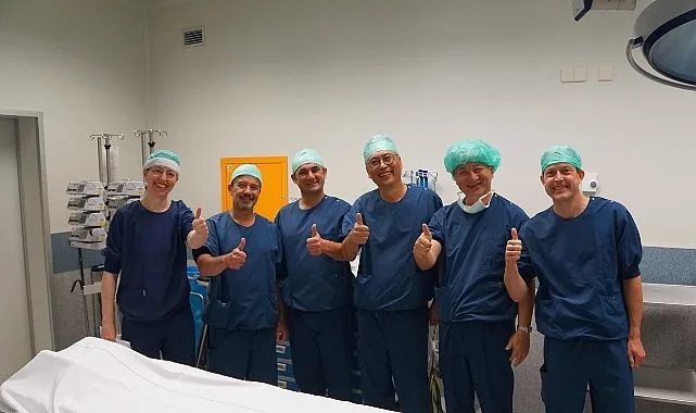 Türk cerrahlar, Hollanda’nın en eski ve prestijli hastanelerinden biri olan