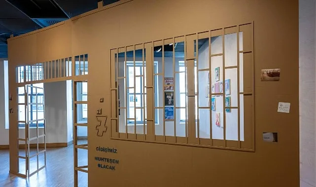 Garanti BBVA tarafından kurulan Salt, 90’lardan Beri Halı’dayız sergisi kapsamında ortaokul ve lise öğrencilerine