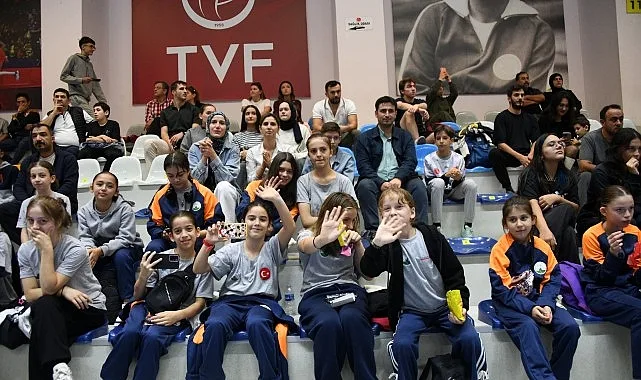 Arabica Coffee House Erkekler 1. Ligi’nde mücadele eden Osmangazi Belediyespor