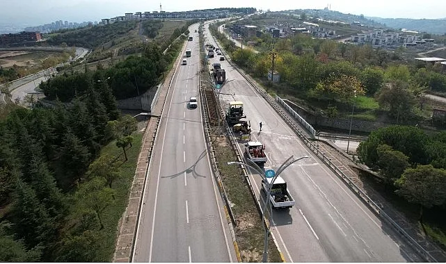 Kocaeli Büyükşehir Belediyesi, kent genelinde bozulma ve yıpranmaların görüldüğü yollarda