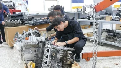 Ege Üniversitesi Ege Meslek Yüksekokulu Otomotiv Teknolojisi Programına, Renault Türkiye