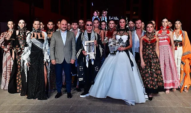 "Moira by Urfa" Koleksiyonuyla  Kadim Dokuma Geleneği Moda Sahnesinde