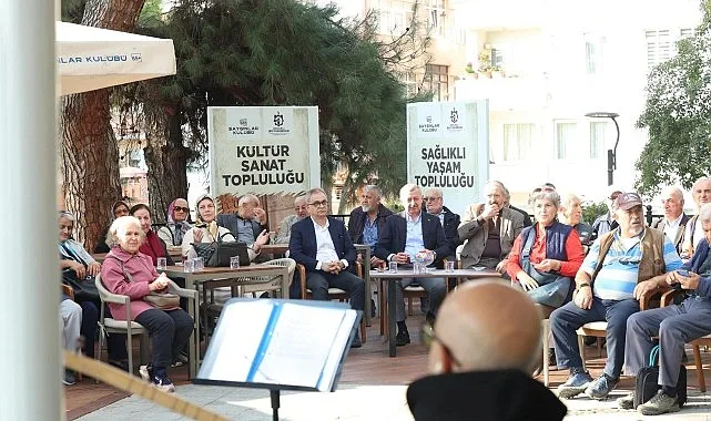 Kocaeli Büyükşehir Belediyesi’nin İzmit Saat Kulesi’nin yanında, manzarası ve seyir