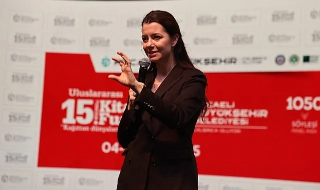 Kocaeli Kitap Fuarı’nda okurlarının yoğun ilgi ve sevgisiyle karşılanan yazar