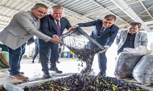İzmir Büyükşehir Belediye Başkanı Dr. Cemil Tugay, Bademler Köyü Tarımsal