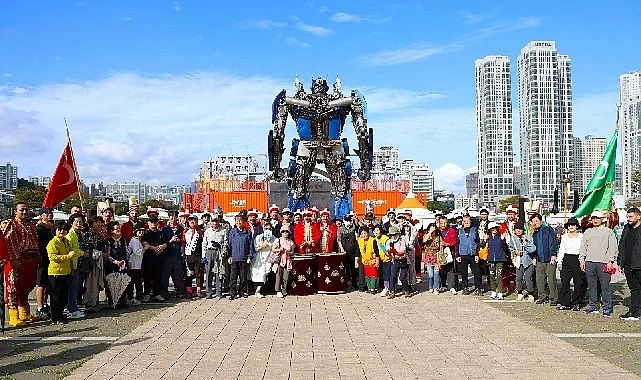 Depremde Türkiye’ye yardım gönderen Bayan Jeong Eun Ju; "Sizleri burada