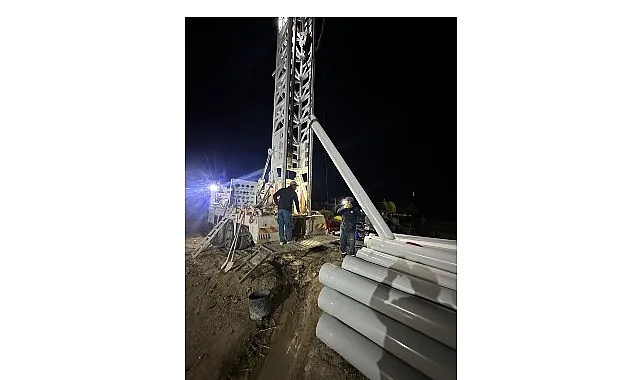 Karaman Belediyesi, kent genelinde sondaj çalışmalarına hız kesmeden devam ediyor.