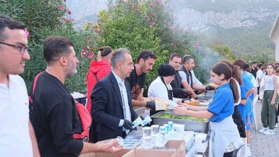 Kemer Belediyesi Voleybol ve Basketbol takımları sporcularına mangal partisi düzenlendi.