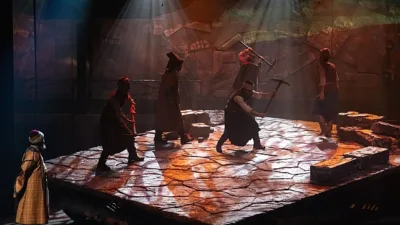 Kocaeli Şehir Tiyatroları, SDKM’de dünya prömiyerine ev sahipliği yaptı. “Sinan”