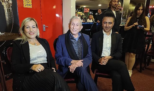 Türk tiyatrosunun yaşayan efsanesi Haldun Dormen, 98 yaşında yeniden yönetmen