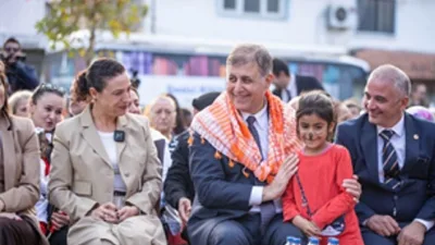 İzmir Büyükşehir Belediyesi'nin Cumhuriyet Bayramı’nın 102’nci yılı için “Cumhuriyet Her