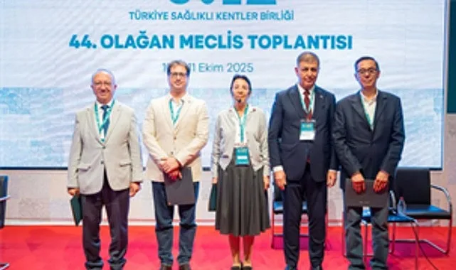 İzmir Büyükşehir Belediye Başkanı Dr. Cemil Tugay'ın başkanı olduğu Türkiye