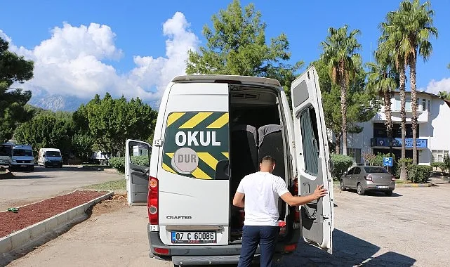 Antalya Büyükşehir Belediyesi UKOME ekipleri okul servislerine yönelik kapsamlı kontrollerini