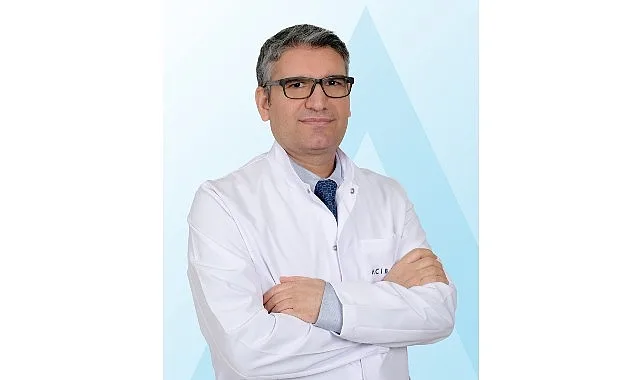 Kalın bağırsakta (kolon) oluşan polipler, sessizce gelişerek zamanla kansere dönüşebiliyor.