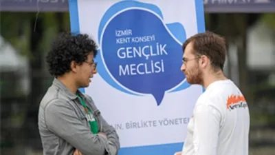 İzmir Büyükşehir Belediyesi’nin kentte üniversite eğitimi alacak gençlerin şehre uyum