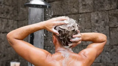 Mevsim geçişleri saç ve saç derisi için kritik dönemlerdir. Yazın