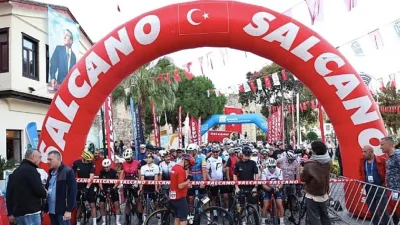 Bu yıl dokuzuncusu düzenlenen VeloTürk Gran Fondo Çeşme Bisiklet Yarışı,