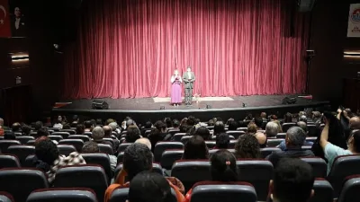 İstanbul Büyükşehir Belediyesi Şehir Tiyatroları, bol ödüllü oyunlarından “Yaftalı Tabut”