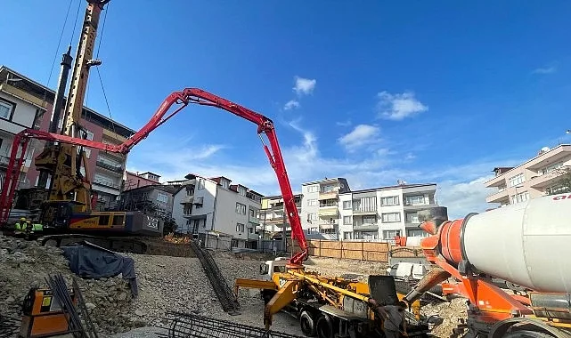 Kocaeli Büyükşehir Belediyesi, kent genelinde birçok cami ve kültürel yapıları