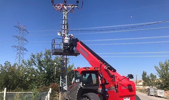 Kahramankazan Belediyesi, ilçenin dört bir yanında yürüttükleri çalışmalarla ilçe genelinde