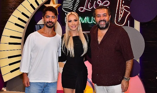 Türk televizyonlarının prime time'daki tek magazin programı 50Fifty, yine dopdolu