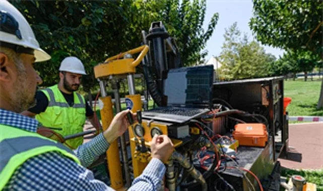 İzmir Büyükşehir Belediyesi tarafından başlatılan deprem araştırmaları, çok yönlü olarak