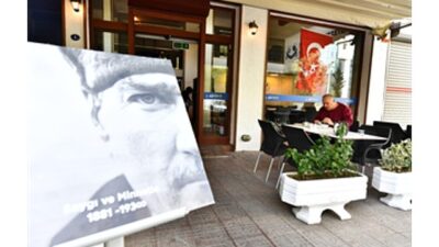 İzmir Büyükşehir Belediyesi'ne bağlı Kent Lokantaları'nda 10 Kasım Atatürk'ü Anma