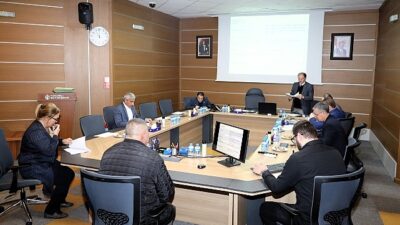 Kocaeli Büyükşehir Belediyesi Encümeni, Meclis Salonu’nda gerçekleştirdiği haftalık olağan toplantısında