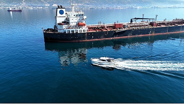 Kocaeli Büyükşehir Belediyesi, yürüttüğü denetim ve temizlik çalışmaları ile İzmit