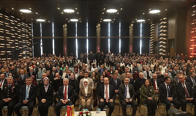 Konya Büyükşehir Belediyesi tarafından düzenlenen "Şehir ve Aile Şurası"nın açılışı