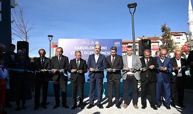 Konya Büyükşehir Belediye Başkanı Uğur İbrahim Altay, Yunak’ta gençlerle bir