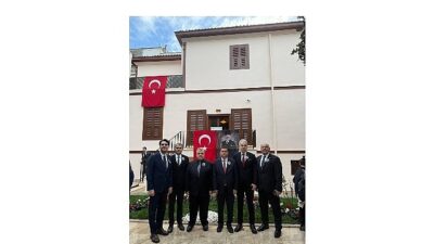 Osmangazi Belediye Başkanı Erkan Aydın, Türkiye Cumhuriyeti’nin kurucusu Mustafa Kemal