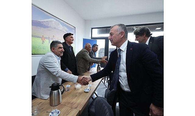 Kartepe Ağrılılar Derneği’nin konuğu olan Kocaeli Büyükşehir Belediye Başkanı Tahir