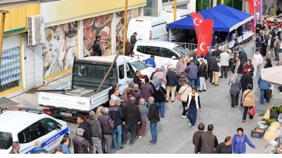 Aydın Büyükşehir Belediyesi’nin yıllardır sürdürdüğü Ata Tohumları projesi, Söke’de vatandaşlarla