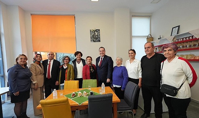 Manisa Büyükşehir Belediye Başkanı Besim Dutlulu, esnaf, vatandaş, öğrenciler ve