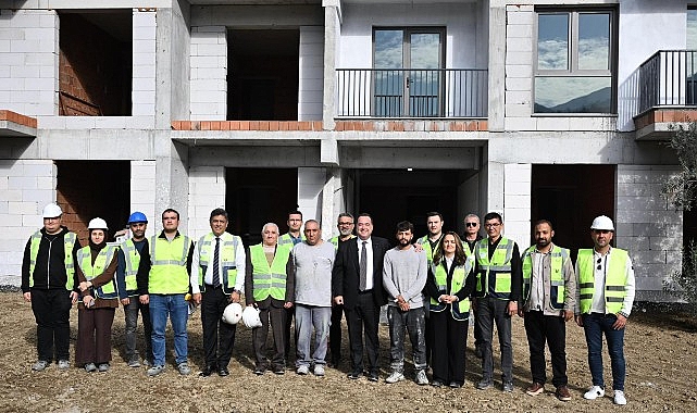 Manisa Büyükşehir Belediye Başkanı Besim Dutlulu, Turgut Özal Mahallesi’nde yapımı