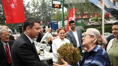 Osmangazi Belediye Başkanı Erkan Aydın, Hocahasan Mahallesi sakinleriyle düzenlenen kahvaltı