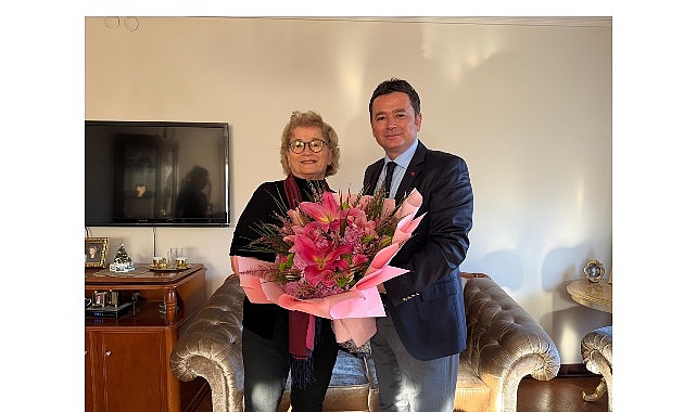 Osmangazi Belediye Başkanı Erkan Aydın, 24 Kasım Öğretmenler Günü dolayısıyla