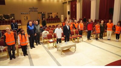 38 saatlik eğitimlerde; temel ilk yardım, afet bilgisi, afet psikolojisi,